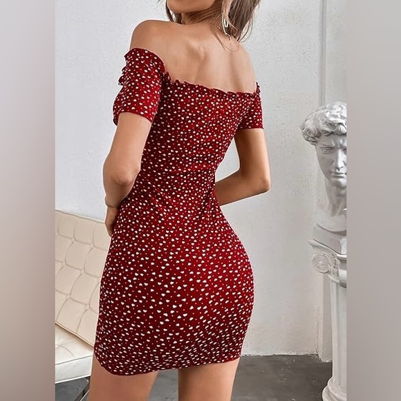 NWOT Confetti Heart Print Off Shoulder Frill Scallop Trim Bodycon Mini Dress M - Picture 3 of 10